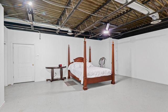 176 S Henning Road, Danville, IL 61832