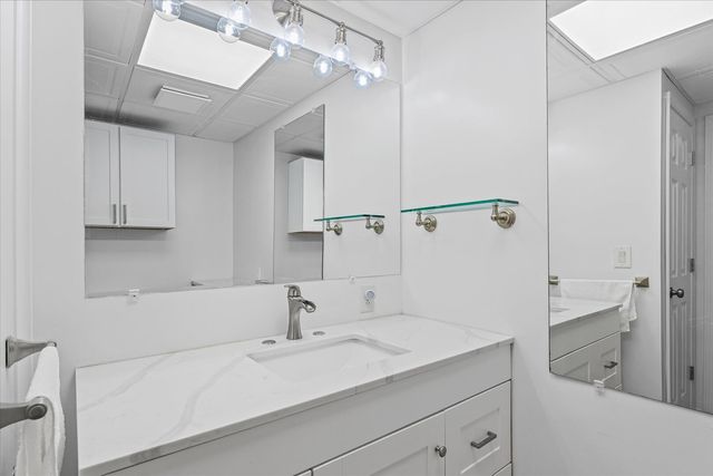 176 S Henning Road, Danville, IL 61832