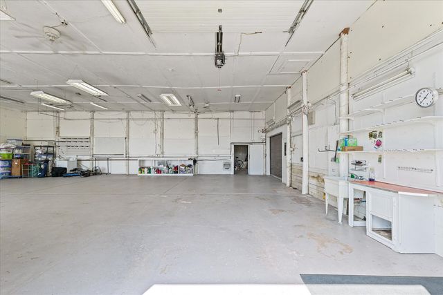 176 S Henning Road, Danville, IL 61832