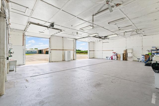 176 S Henning Road, Danville, IL 61832