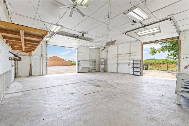 176 S Henning Road, Danville, IL 61832