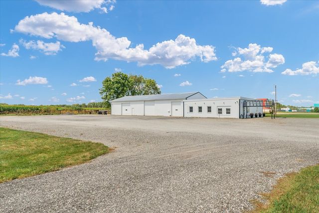 176 S Henning Road, Danville, IL 61832