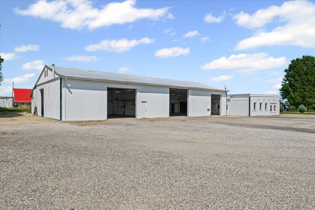 176 S Henning Road, Danville, IL 61832