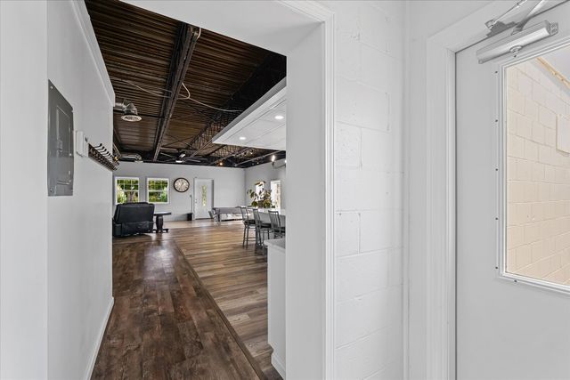 176 S Henning Road, Danville, IL 61832