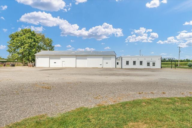 176 S Henning Road, Danville, IL 61832