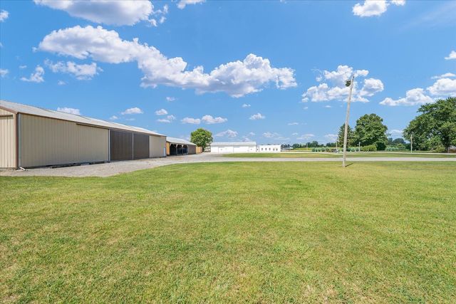 176 S Henning Road, Danville, IL 61832