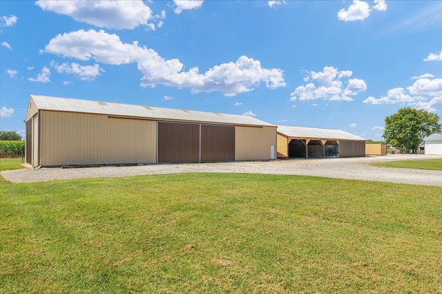 176 S Henning Road, Danville, IL 61832