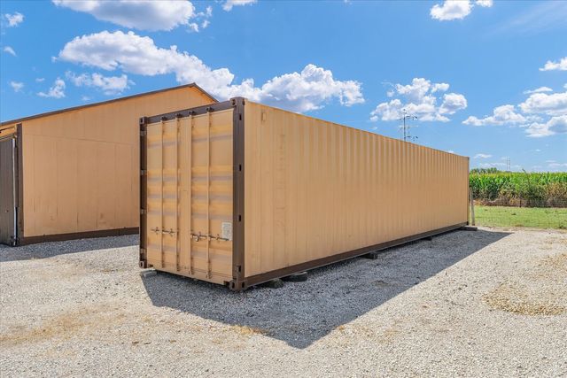 176 S Henning Road, Danville, IL 61832