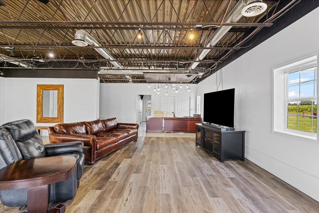 176 S Henning Road, Danville, IL 61832