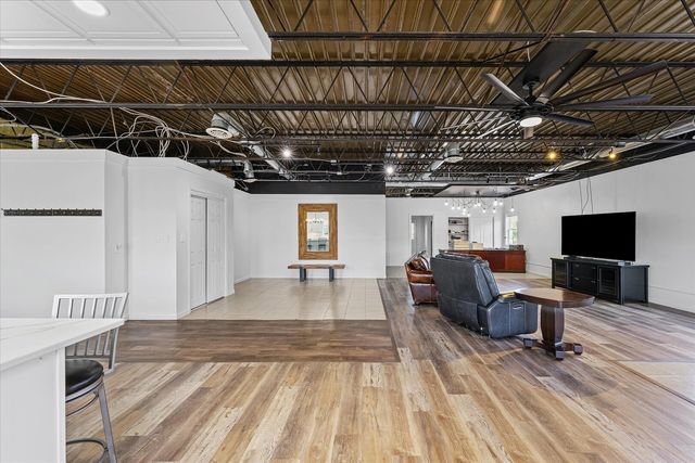 176 S Henning Road, Danville, IL 61832