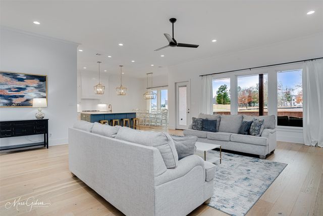 10946 Whispering Path Drive, Shreveport, LA 71106