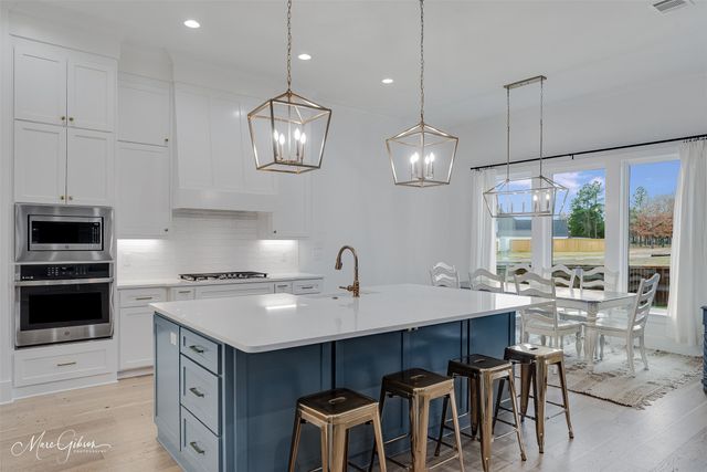 10946 Whispering Path Drive, Shreveport, LA 71106