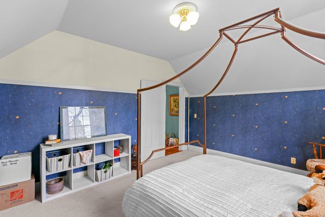 220 8th Street, Jacksonville, OR 97530