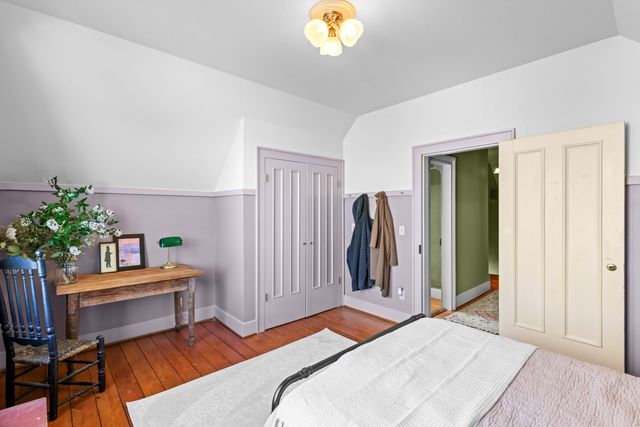 220 8th Street, Jacksonville, OR 97530