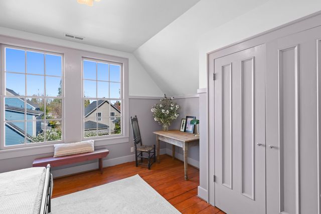 220 8th Street, Jacksonville, OR 97530