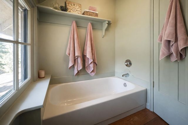 220 8th Street, Jacksonville, OR 97530