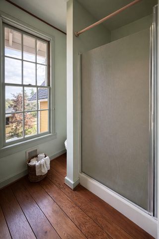 220 8th Street, Jacksonville, OR 97530