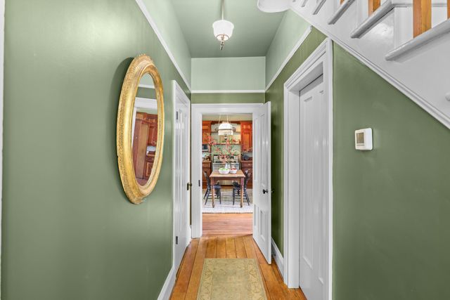 220 8th Street, Jacksonville, OR 97530