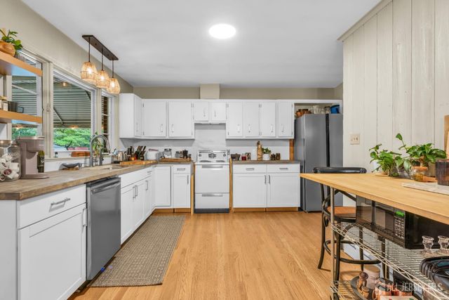 1233 Englishtown Road, Old Bridge, NJ 08857