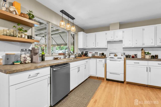 1233 Englishtown Road, Old Bridge, NJ 08857