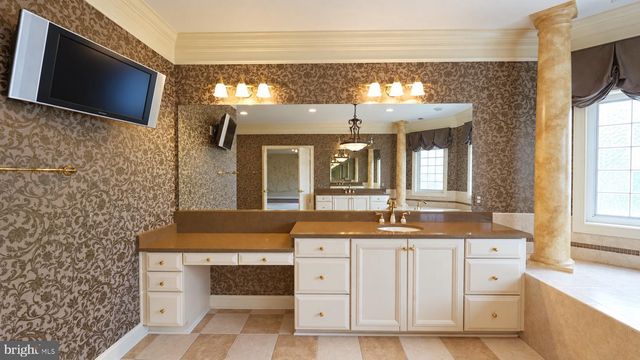 12600 HILL CREEK LN, Potomac, MD 20854