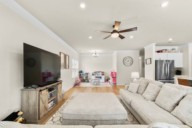 348 Geneva Ln, Columbia, TN 38401