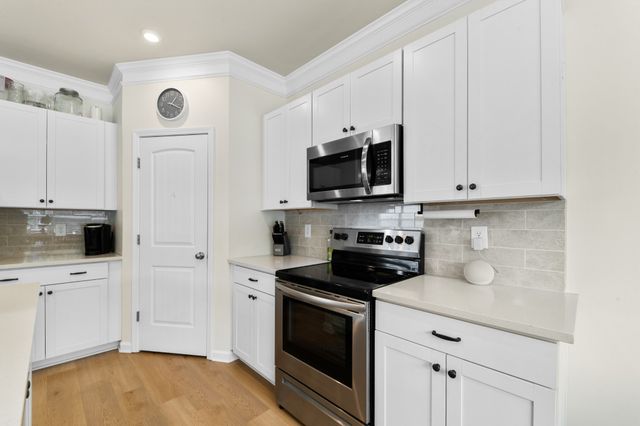 348 Geneva Ln, Columbia, TN 38401