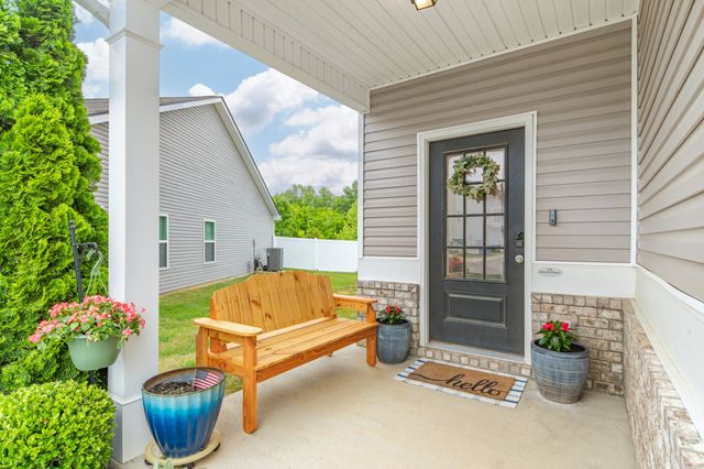 348 Geneva Ln, Columbia, TN 38401
