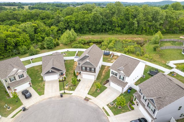 348 Geneva Ln, Columbia, TN 38401