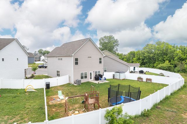 348 Geneva Ln, Columbia, TN 38401