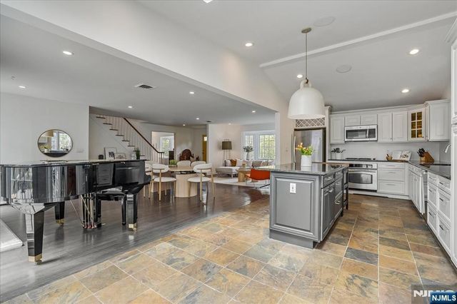 8-10 Lessing Road, West Orange, NJ 07052