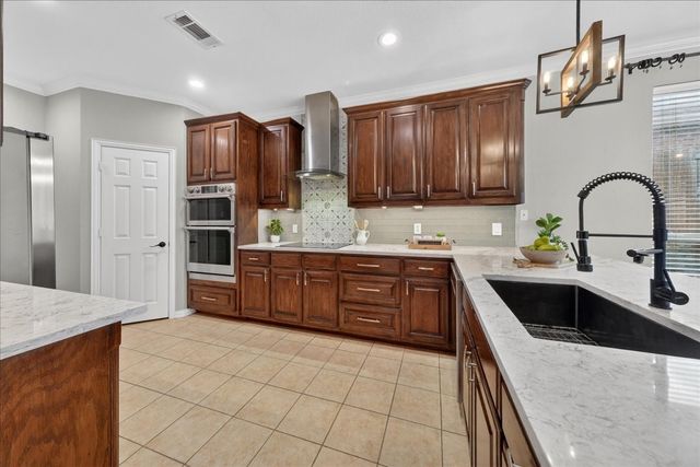 925 Ascension Drive, Hurst, TX 76053