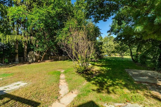 2045 Calkins Rd, Palmer, MA 01069