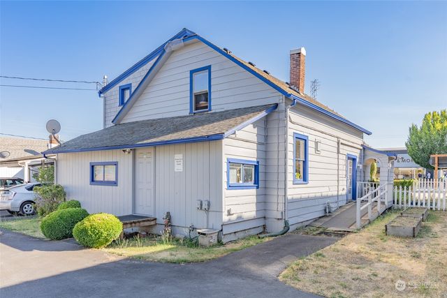 204 Yelm Avenue E, Yelm, WA 98597