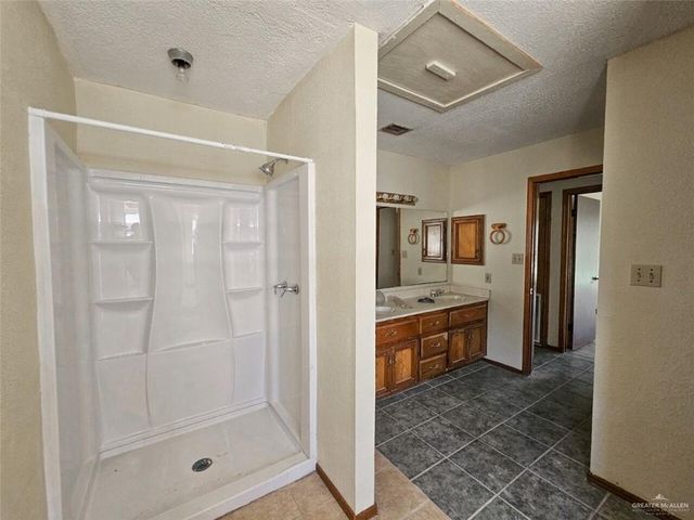 7706 N Jasman Road, Edinburg, TX 78542