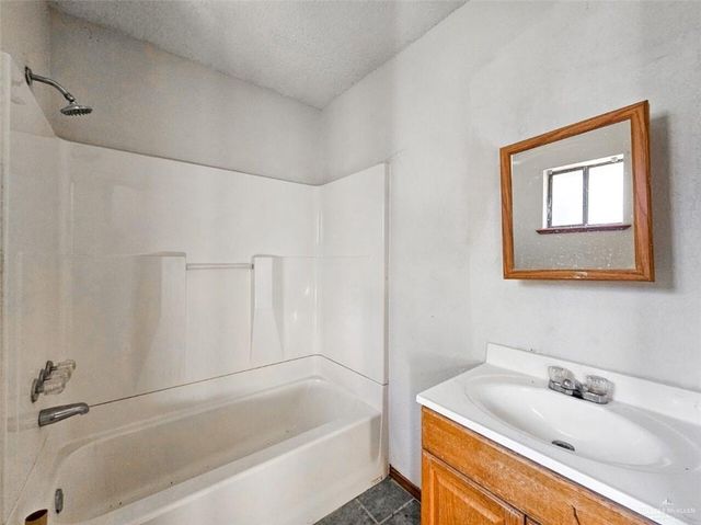 7706 N Jasman Road, Edinburg, TX 78542