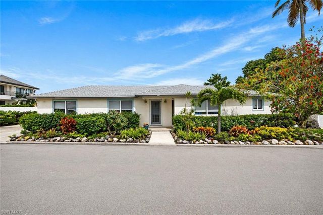 549 94th AVE N, Naples, FL 34108