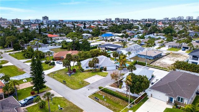 549 94th AVE N, Naples, FL 34108