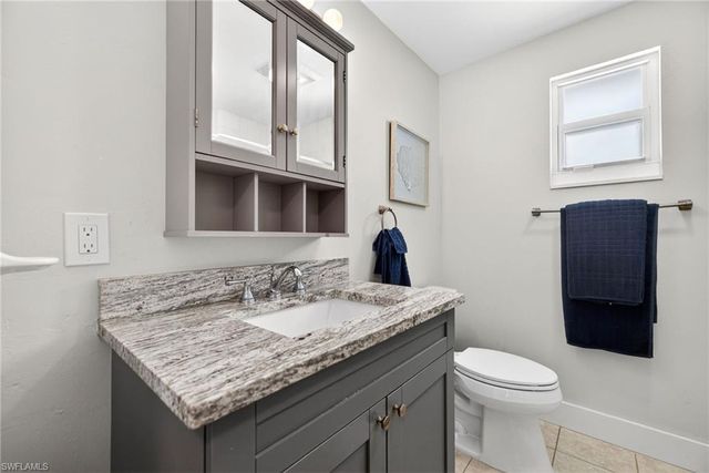 549 94th AVE N, Naples, FL 34108