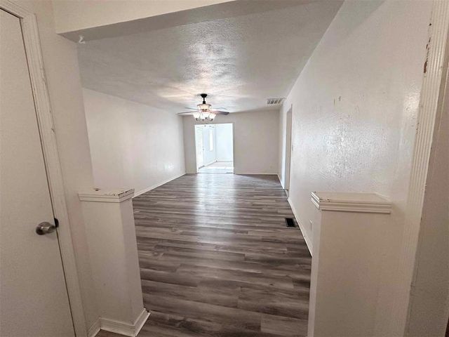 208 Cherrywood Drive, Oklahoma City, OK 73160