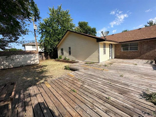 208 Cherrywood Drive, Oklahoma City, OK 73160