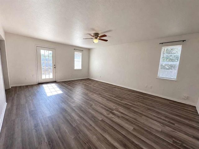 208 Cherrywood Drive, Oklahoma City, OK 73160