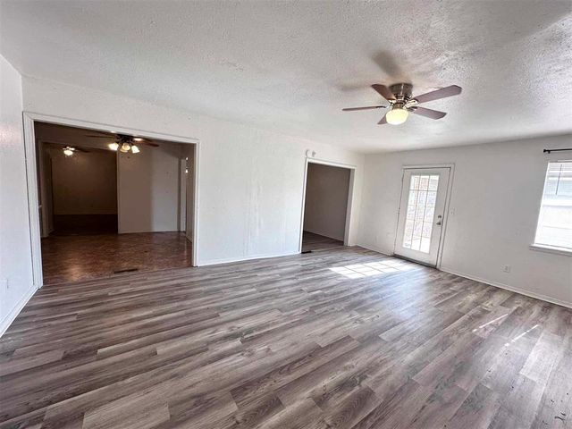 208 Cherrywood Drive, Oklahoma City, OK 73160