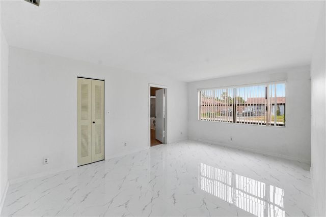 7520 NW 88th Terrace, Tamarac, FL 33321