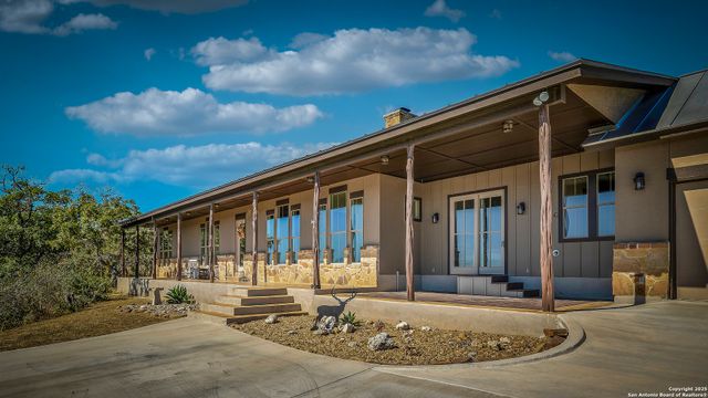 515 Settlers Way North, Comfort, TX 78013