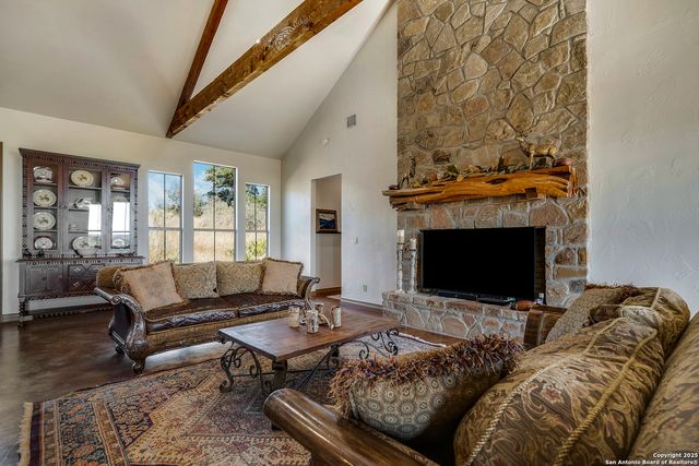 515 Settlers Way North, Comfort, TX 78013