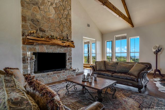 515 Settlers Way North, Comfort, TX 78013