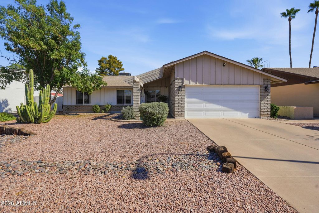 1358 E CHILTON Drive, Tempe, AZ 85283 — photo 2