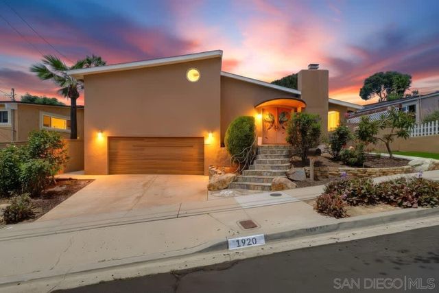 1920 Gardena, San Diego, CA 92110