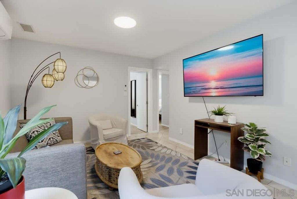 1920 Gardena, San Diego, CA 92110
